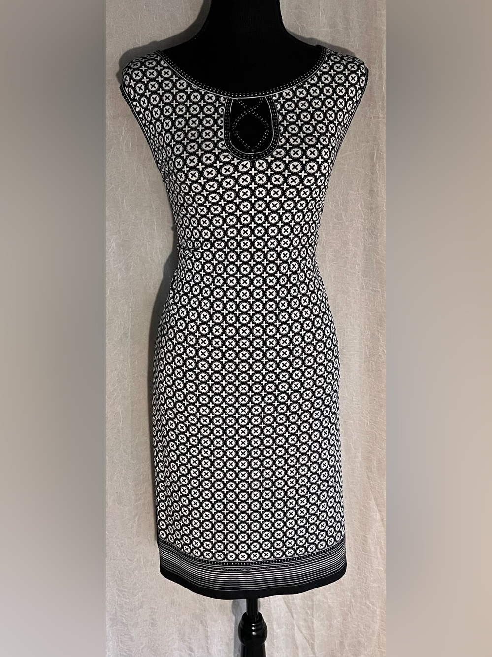 Max Studio Black and White Geometric Midi Dress